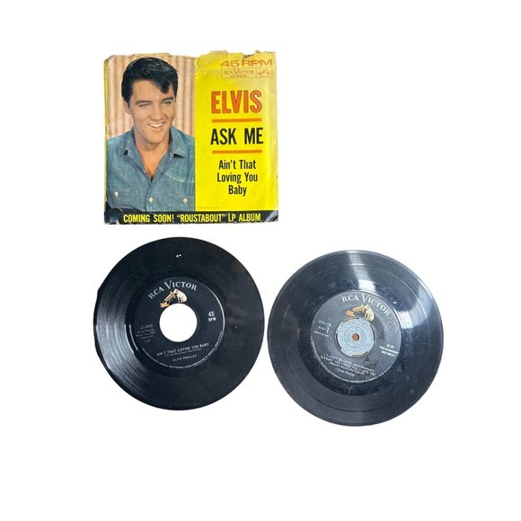 Vintage 45 RPM records (ELVIS PRESLEY) with Record Adapter